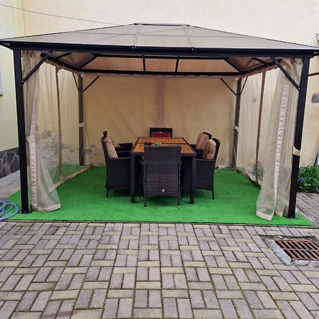 Apartament Teilor Risnov Exterior photo